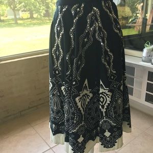 Like New, Sz Medium, Black/Cream Sequined Skirt